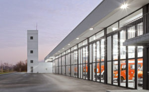 Bauer Tore - Falttore aus Glas - bis 16 Meter breit und 5 m hoch