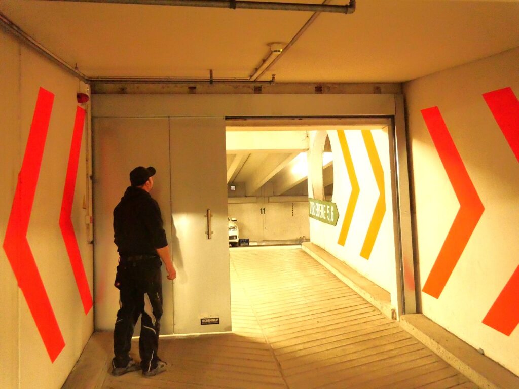 Brandschutztor in Tiefgarage